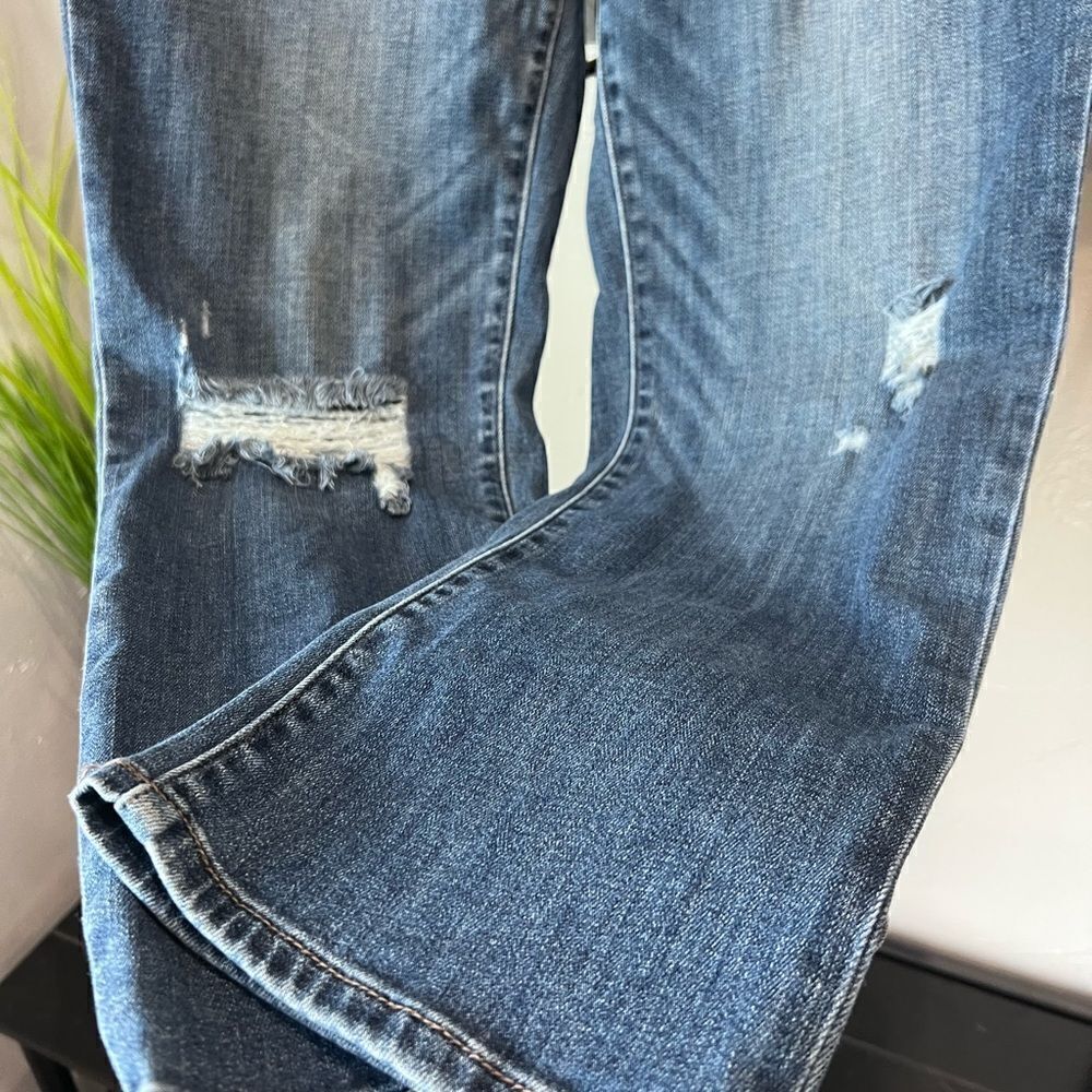 Universal Thread High Rise Distressed Blue Jeans - Picture 7 of 14